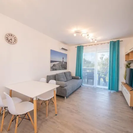 Pau アパート ニン